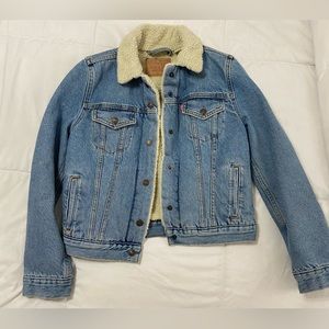 Levi's extra small Sherpa lined jacket